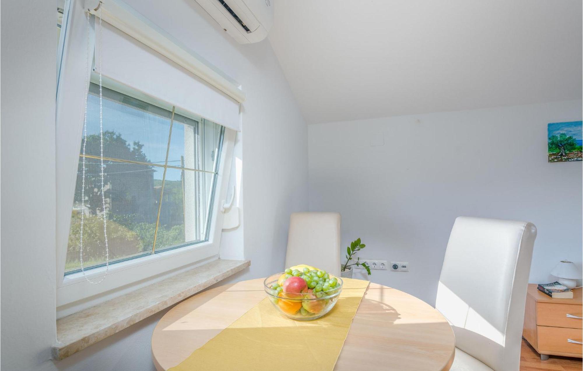Cozy Apartment In Malinska Dubasnica With Wifi Exterior photo