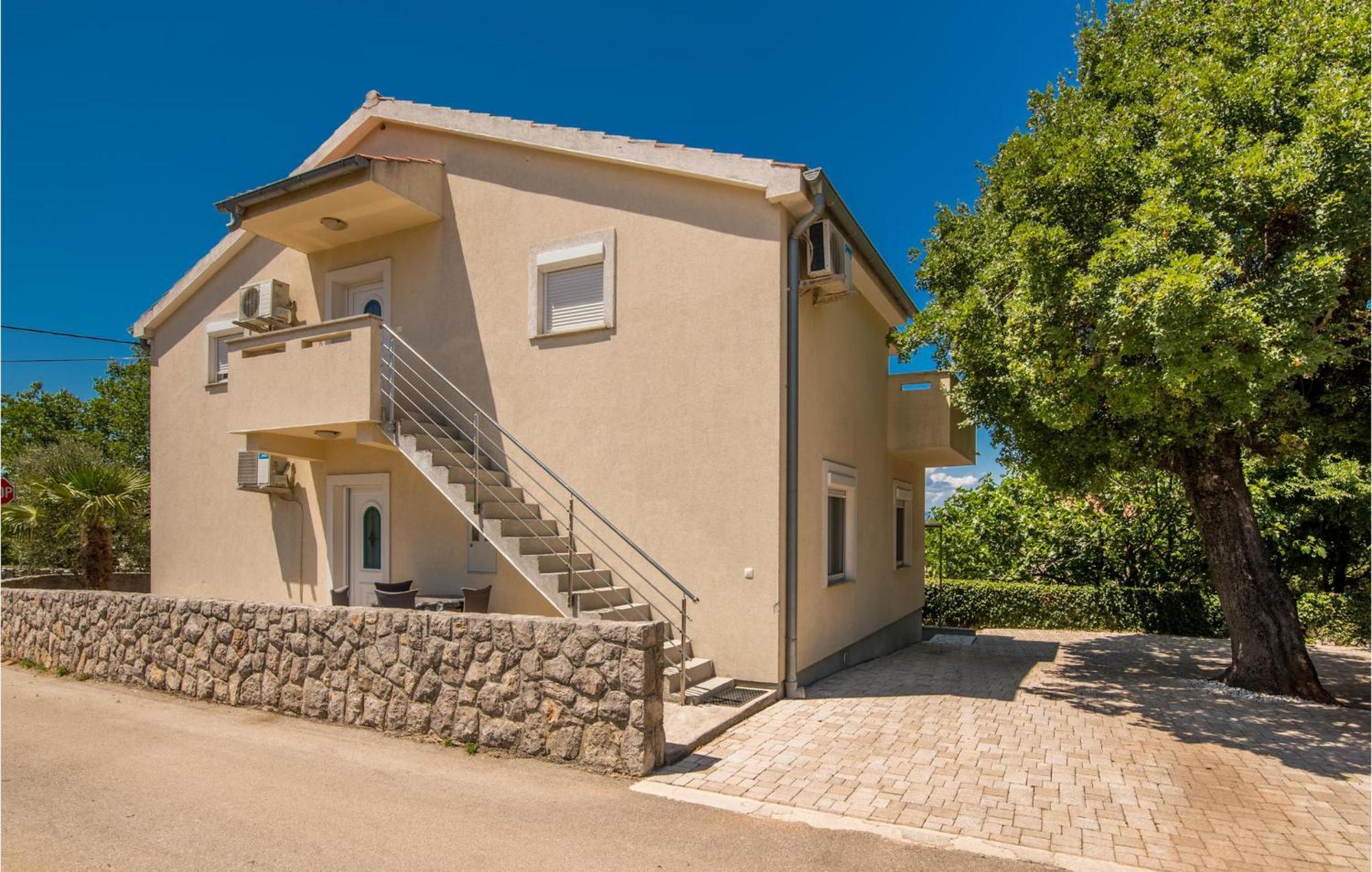 Cozy Apartment In Malinska Dubasnica With Wifi Exterior photo