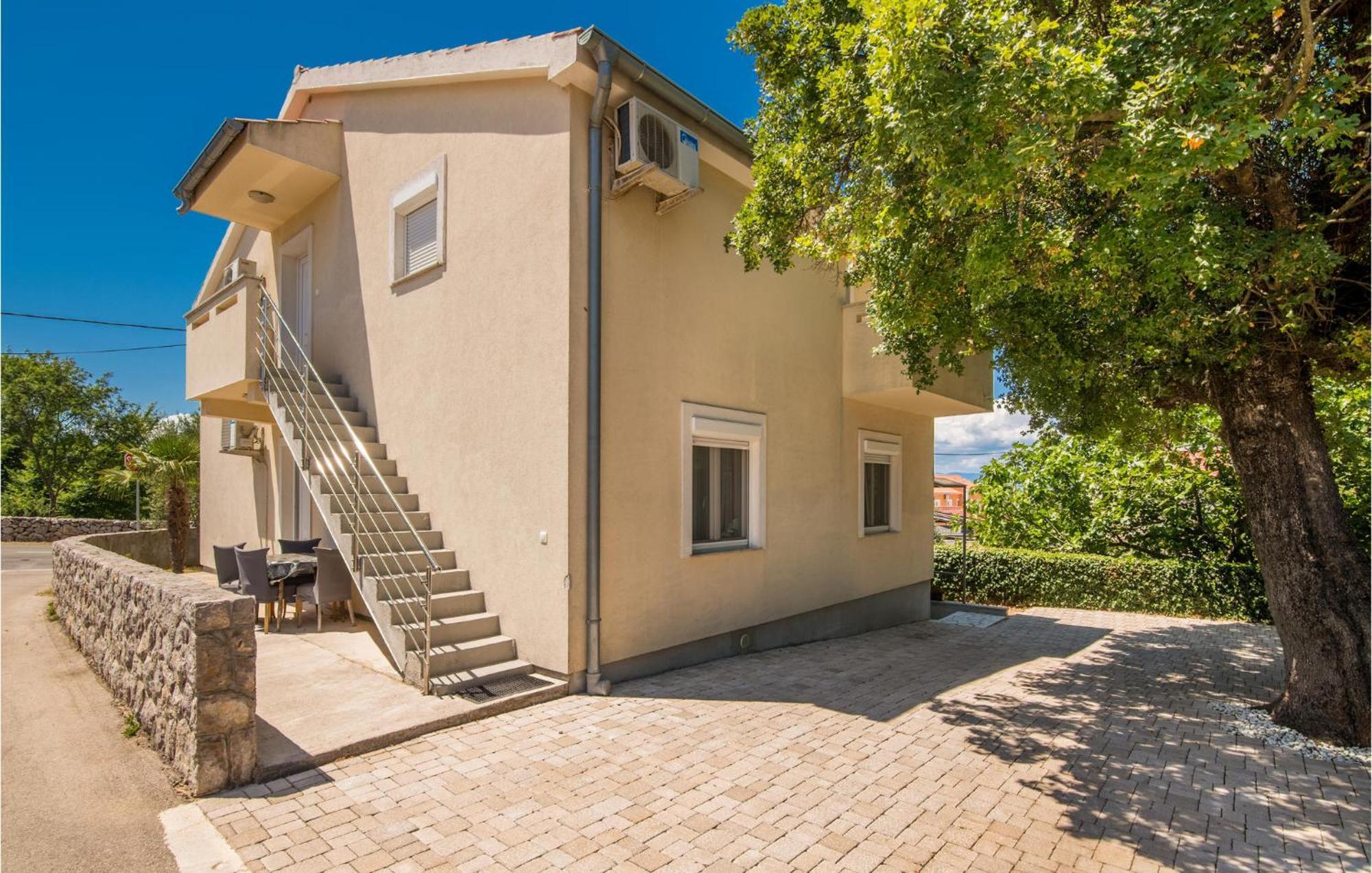 Cozy Apartment In Malinska Dubasnica With Wifi Exterior photo